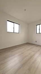 �@�����E���r���O