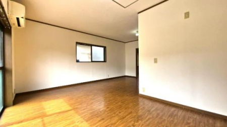 �@�����E���r���O