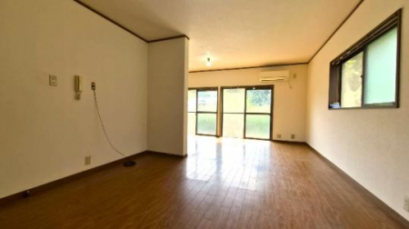 �@�����E���r���O