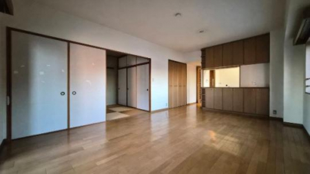 �@�����E���r���O