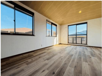 �@�����E���r���O