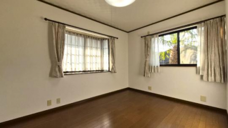 �@�����E���r���O