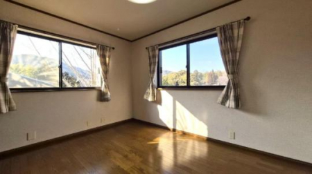 �@�����E���r���O