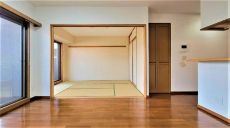 �@�����E���r���O