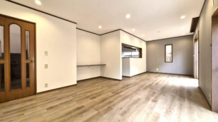 �@�����E���r���O