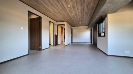 �@�����E���r���O