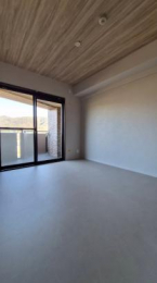 �@�����E���r���O