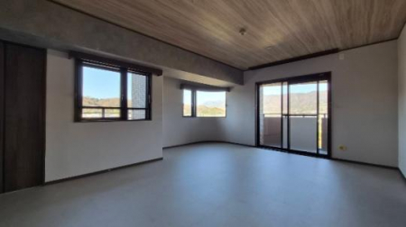 �@�����E���r���O