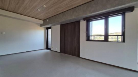 �@�����E���r���O