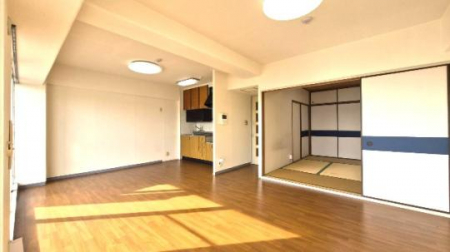 �@�����E���r���O