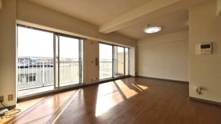 �@�����E���r���O