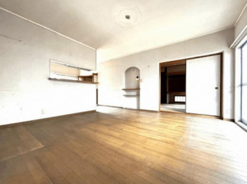 �@�����E���r���O