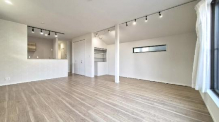 �@�����E���r���O