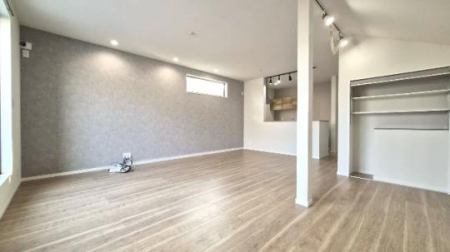 �@�����E���r���O