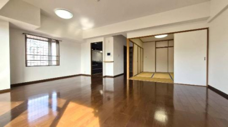 �@�����E���r���O